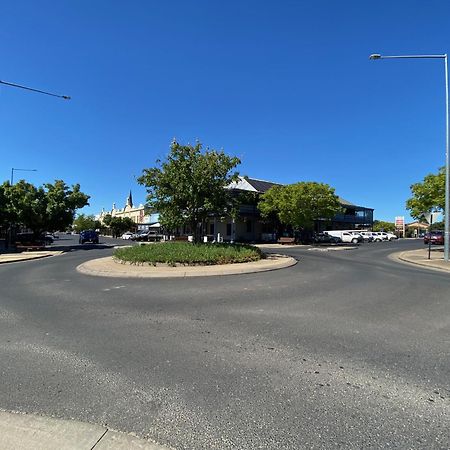 Central Motel マッジー エクステリア 写真